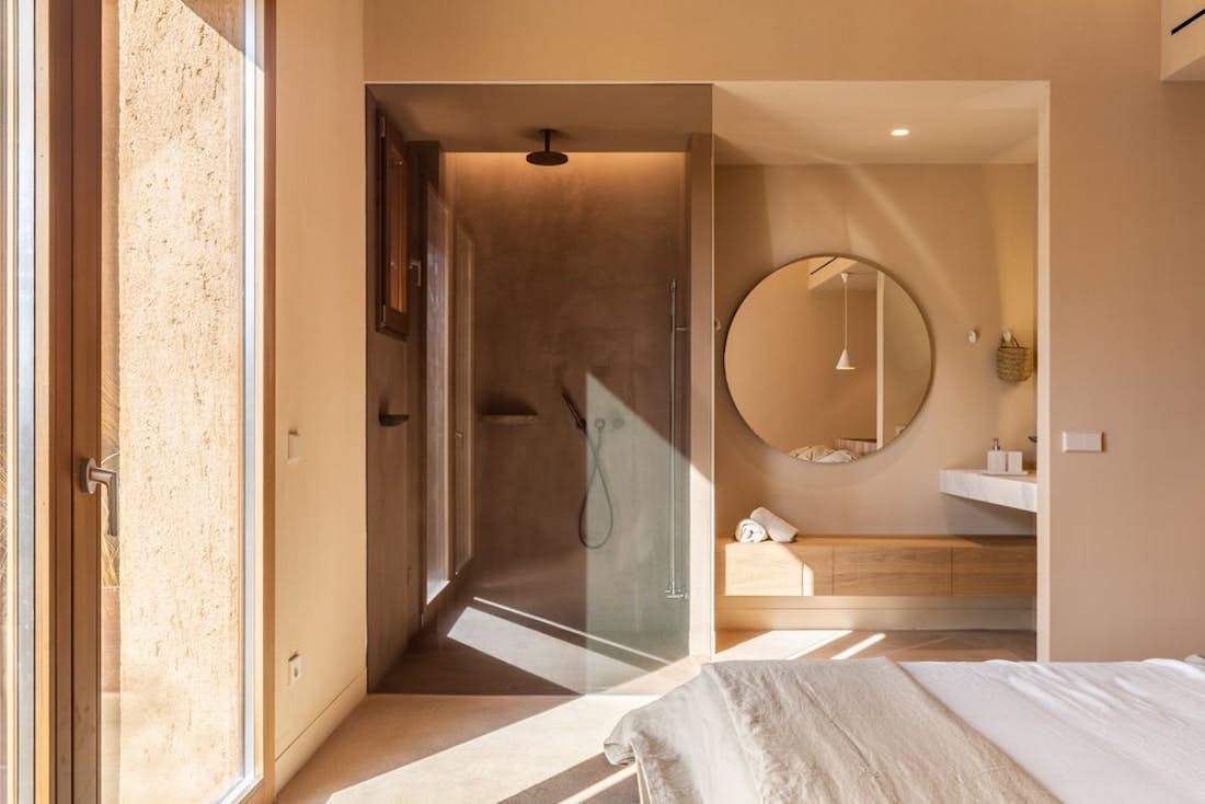 Mallorca accommodation - Vaca Azul  - Luxury double ensuite bedroom with  mediterranean view Villa Vaca Azul in Mallorca