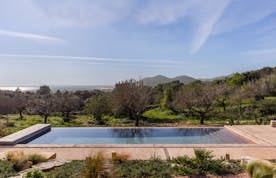 Mallorca alojamiento - Vaca Azul  - opulenta piscina privada  Villa Vaca Azul de lujo con vistas mediterraneas Mallorca