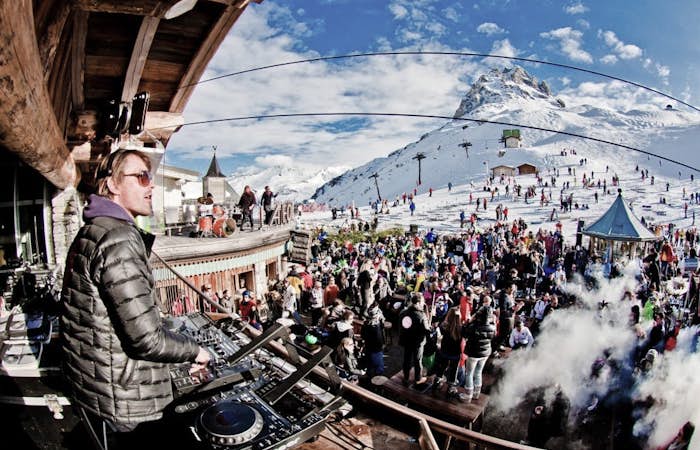 Dance the afternoon at La folie Douce in Morzine
