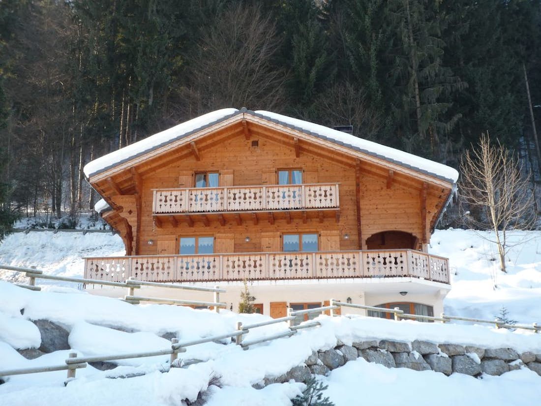 Spacious terrace luxury family chalet Doux-Abri Morzine