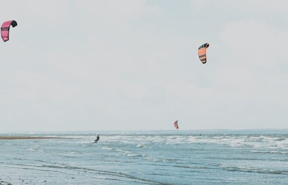 Kite surf dans l'île espagnole de Majorque