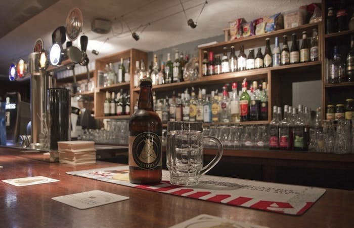 Drink a cold beer at Marmotte d´Or pub in Morzine 