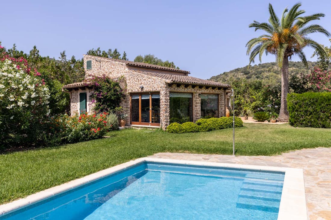 Mallorca alojamiento - Ca Na Bennassar - Private swimming pool Mountain views villa Can Benassar in Mallorca