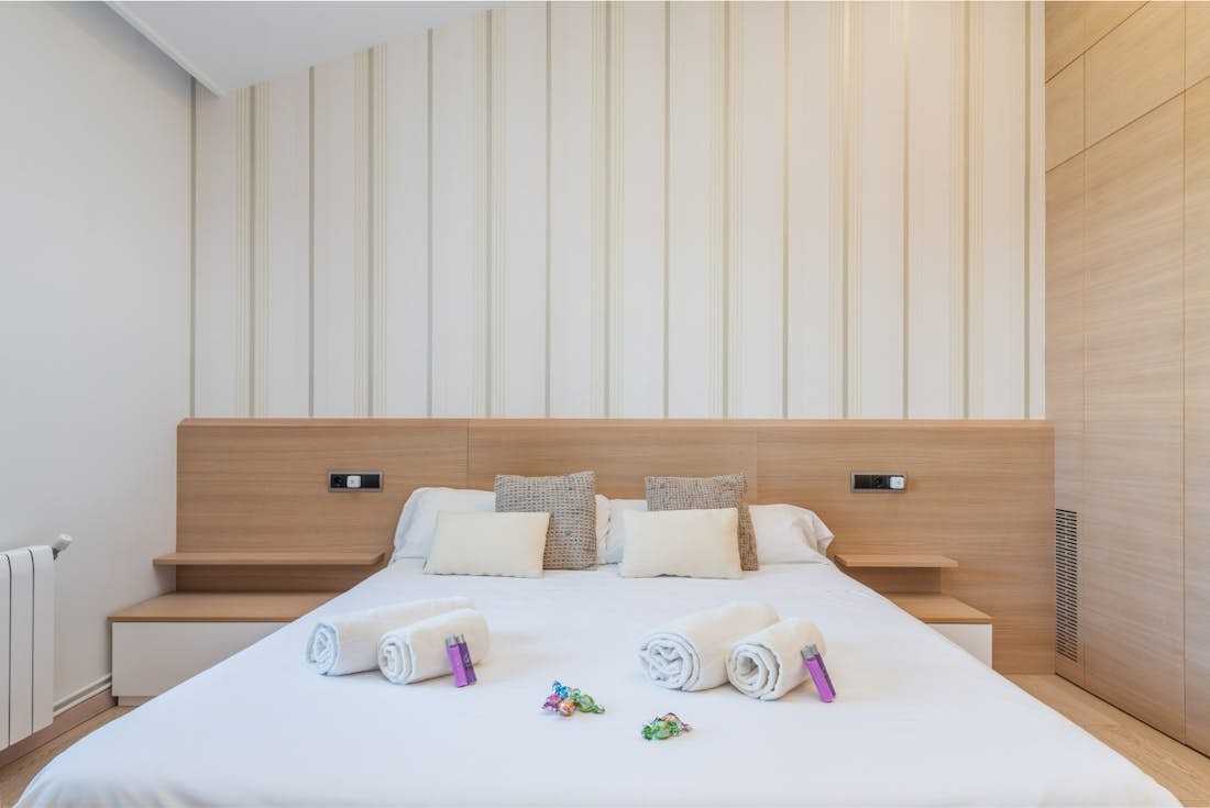 Majorque location - Villa Petit - Luxury double ensuite bedroom with sea view at Mountain views villa Petit in Mallorca