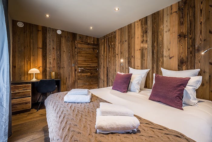 Luxury double ensuite bedroom ski in ski out chalet Moulin 1 Les Gets