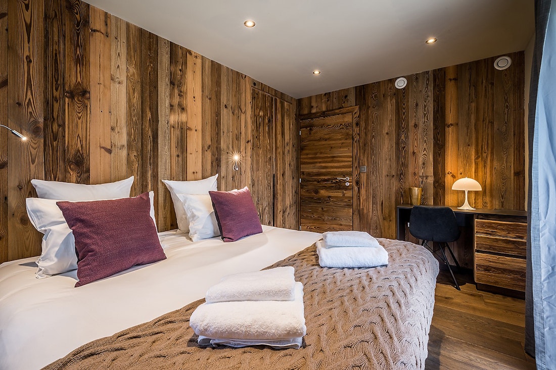 Luxurious double bedroom ample cupboard space landscape views alps chalet Moulin 3 Les Gets