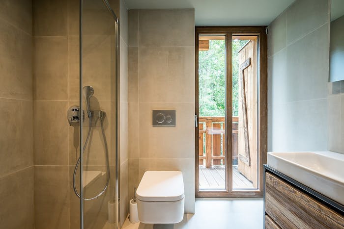 Modern bathroom walk-in shower family chalet Moulin 3 Les Gets