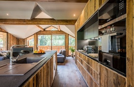 Comtemporary kitchen luxury ski in ski out chalet Moulin 1 Les Gets