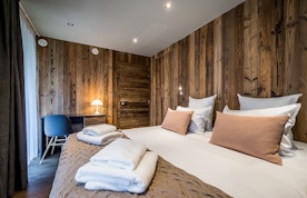 Luxury double ensuite bedroom ski in ski out chalet Moulin 2 Les Gets
