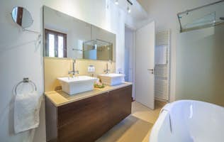 Majorque location - Ca Na Cati - Salle de bain moderne commodités Villa Ca Na Cati de luxe vue mer  Mallorca