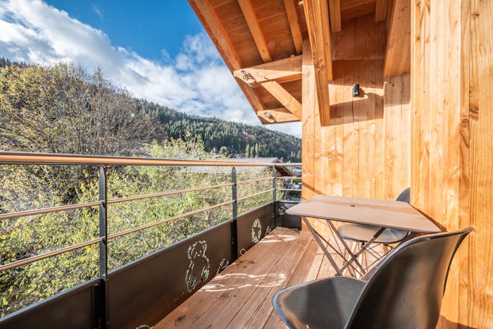 Large terrace mountains views luxury hot tub apartment Etoile Morzine