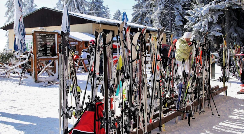 Everything You Need to Know About Skiing in Les Gets | Emerald Stay Everything You Need to Know About Skiing in Les Gets | Emerald Stay