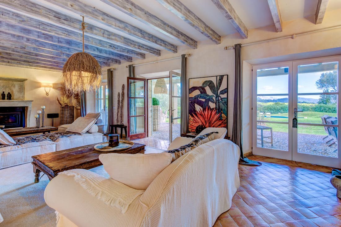 Mallorca accommodation - Pollensa Golf  - Spacious living room in mediterranean view Villa Pollensa Golf in Mallorca 