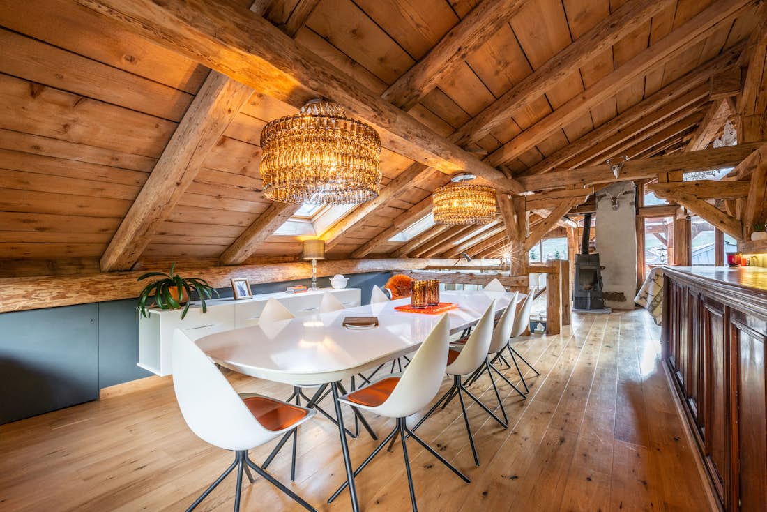 Morzine accommodation - La Ferme de Margot - Contemporary open kitchen with dining room in luxury family chalet La Ferme de Margot Morzine