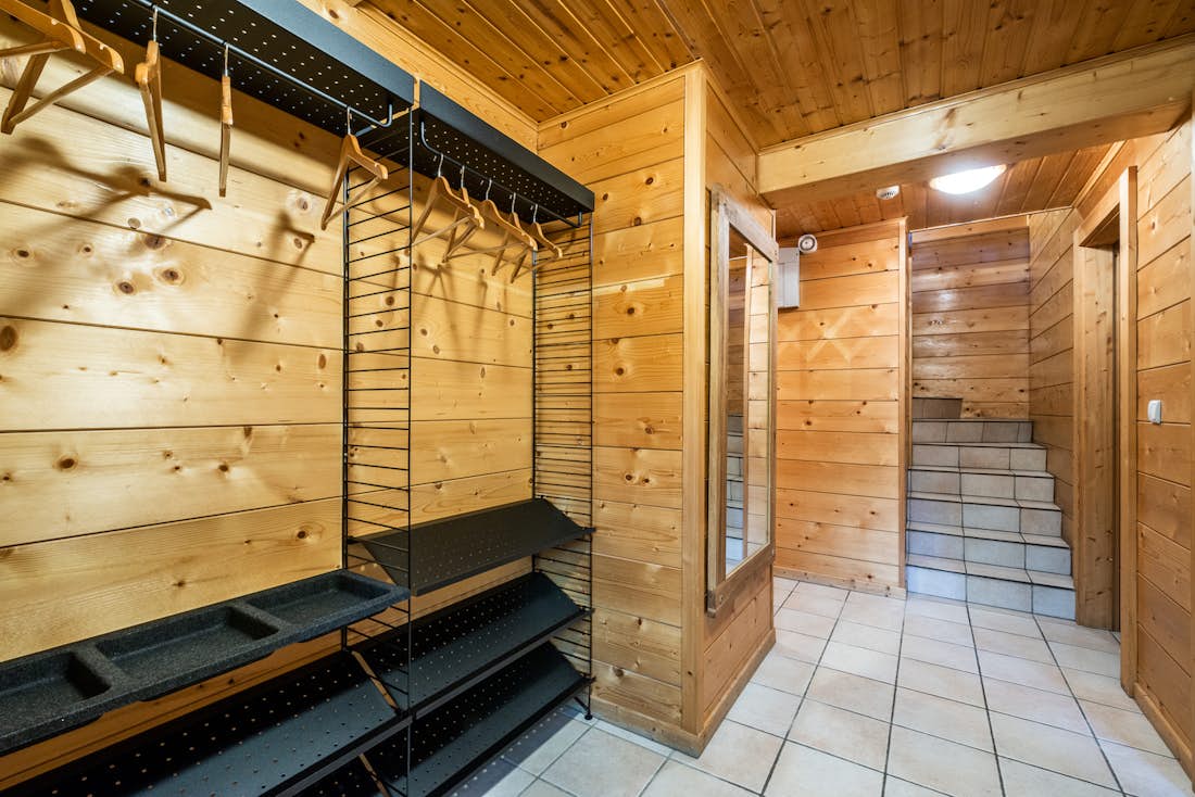 Morzine accommodation - Chalet Doux Abri - Private ski locker with heater in ski in ski out chalet Doux-Abri Morzine
