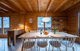 Morzine accommodation - Chalet Doux Abri - Open spacious dining room luxury eco-friendly chalet Doux-Abri Morzine