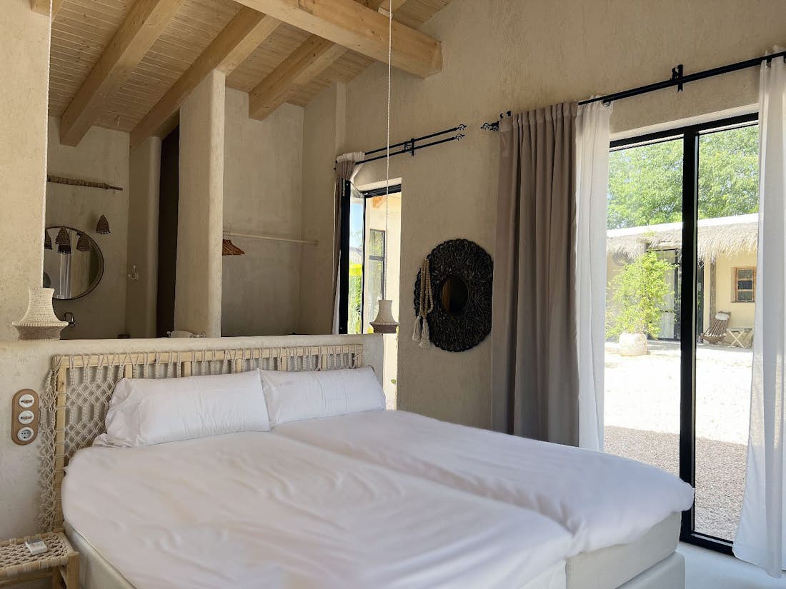 Mallorca alojamiento - Villa Only Summer - Cosy double bedroom with landscape views at Private pool villa Summer in Mallorca