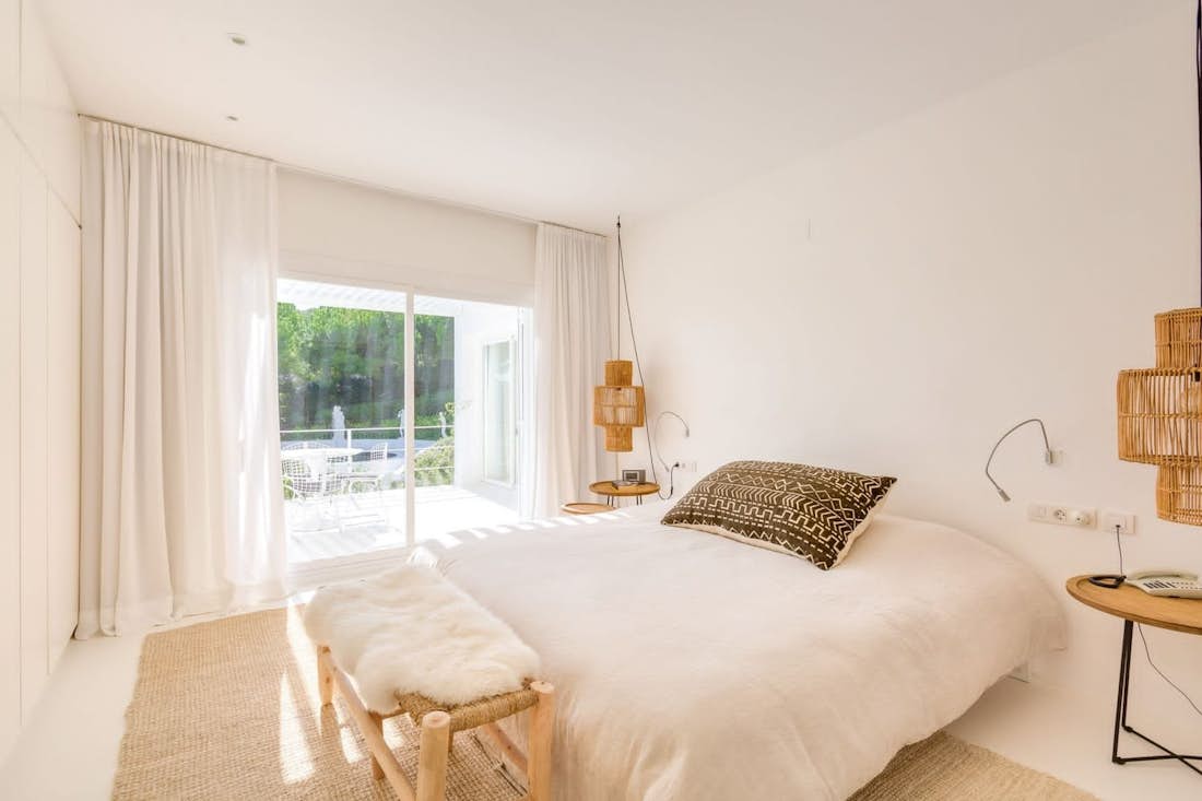 Accommodation - Begur - Villa Adriana - Ensuite Bedroom 1 - 1/2