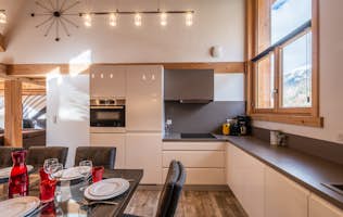 Morzine accommodation - Apartment Etoile - Contemporary fully-equipped kitchen luxury eco-friendly apartment Etoile Morzine