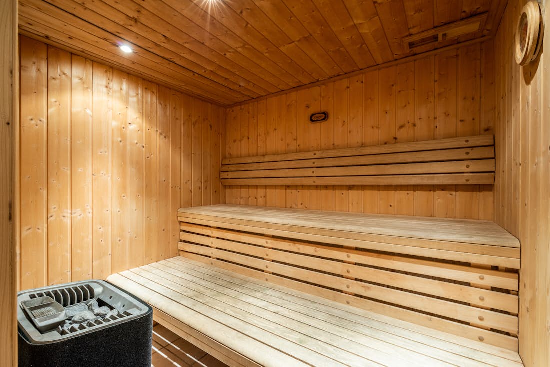 Private typical wooden sauna hot stones ski in ski out chalet Doux-Abri Morzine