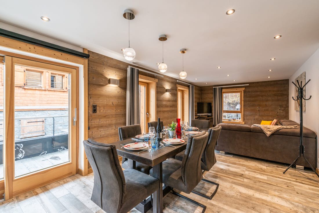 Modern dining room luxury ski apartment Ourson Morzine