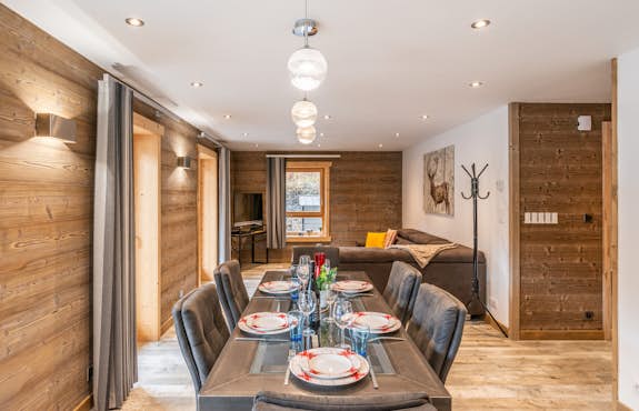 Chalet for 6 people in Morzine | Emerald Stay
