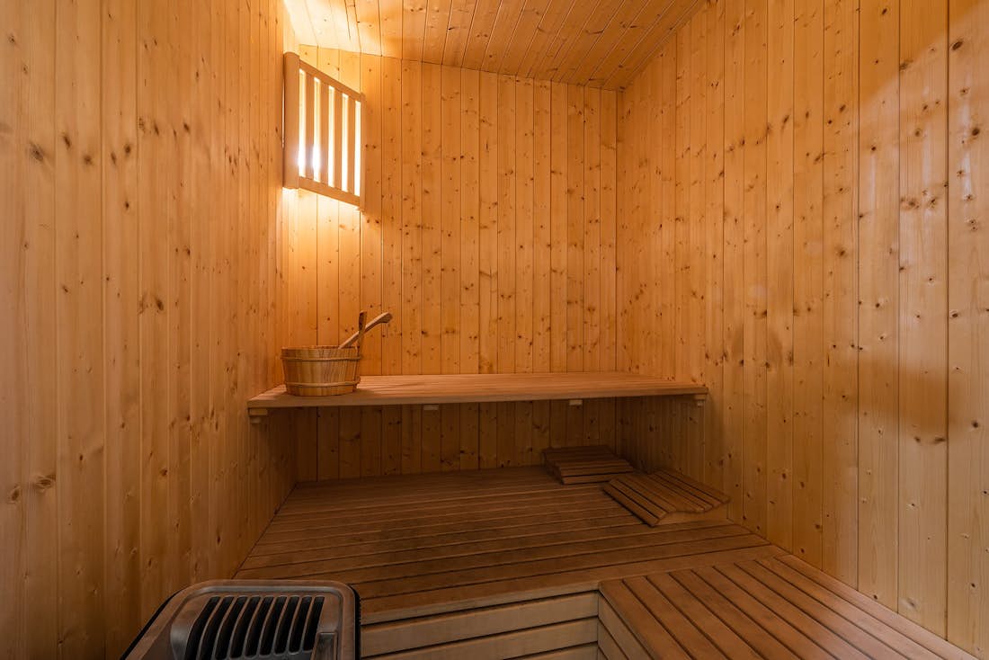 Wooden sauna hot stones ski chalet Abachi Les Gets