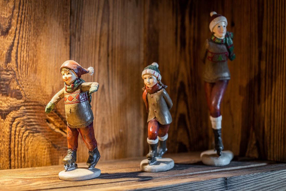 Les Gets location - Chalet Abachi - Des figurines de ski dans le chalet de luxe familial Abachi à Les Gets