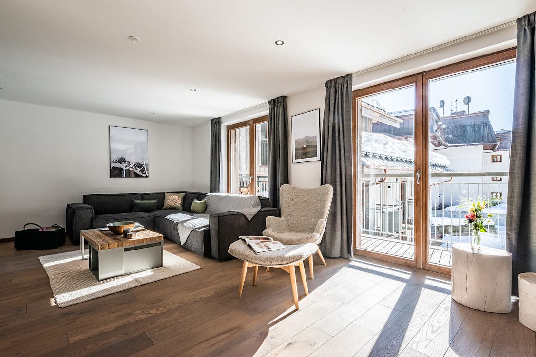 Spacious living room luxury family chalet Badi Chamonix