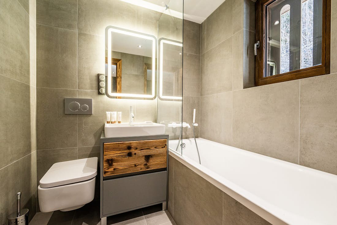 Modern bathroom walk-in shower hotel services Chalet Douka Chamonix
