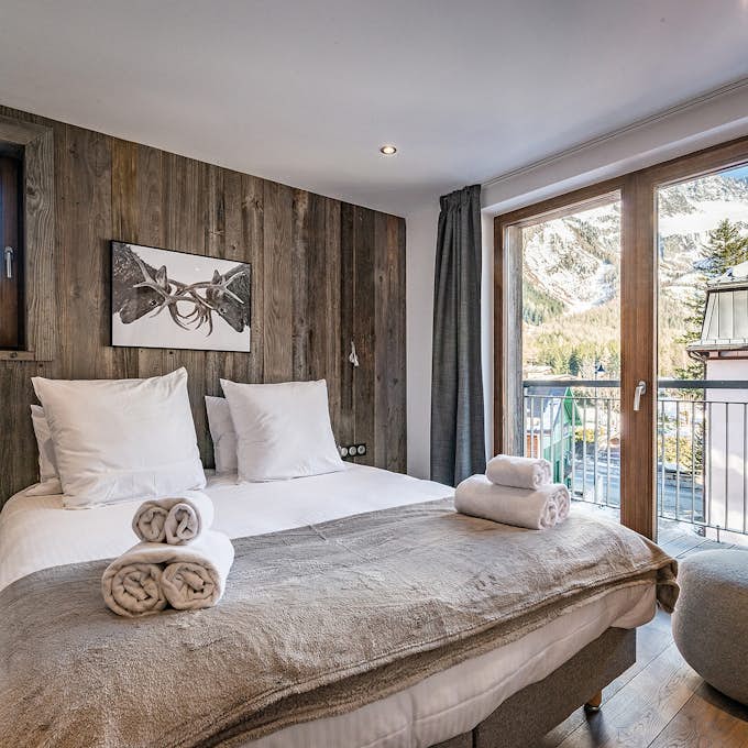 Property management services in Saint-Martin-de-Belleville Luxury living room in a wooden chalet Saint-Martin-de-Belleville Property management Luxury living room wooden chalet