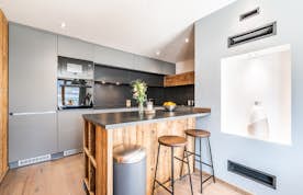 Chamonix accommodation - Apartment Ruby - Contemporary kitchen luxury family apartment Ruby Chamonix