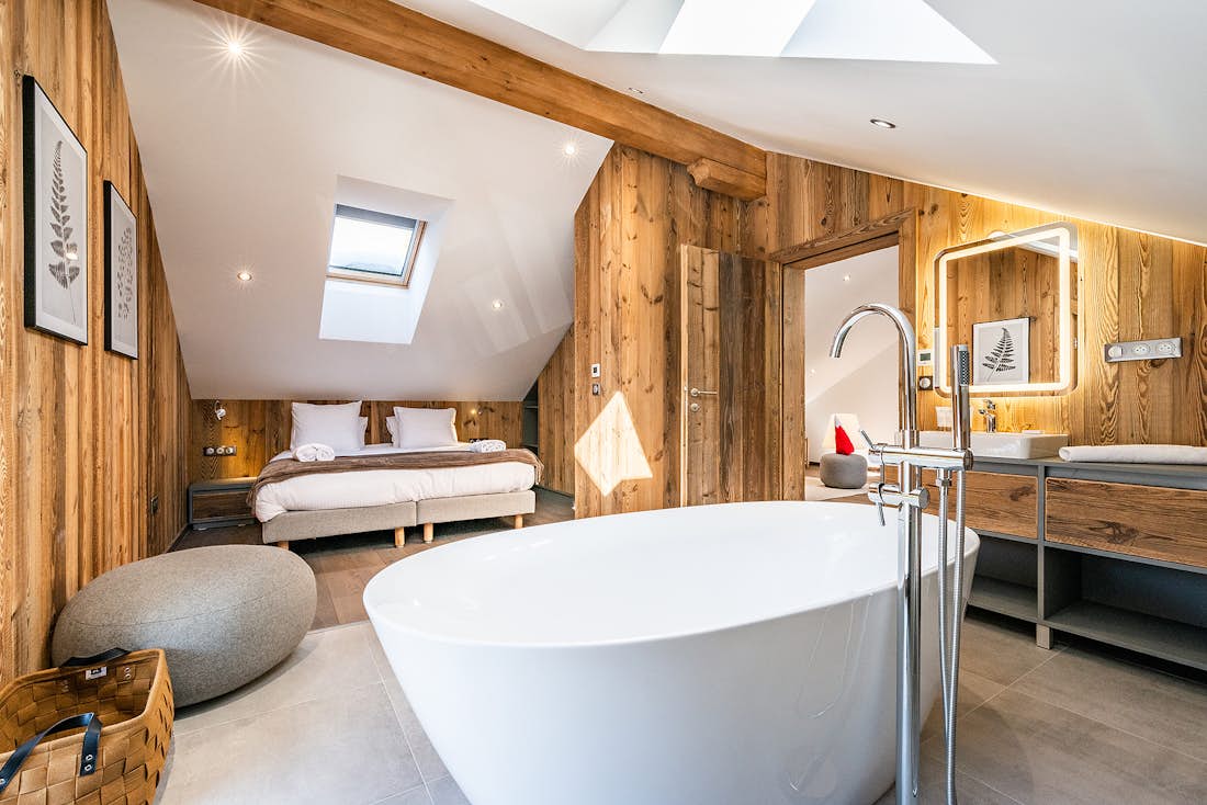 Chamonix location - Appartement Ruby - Salle de bain double avec baignoire dans l'appartement de luxe Ruby à Chamonix