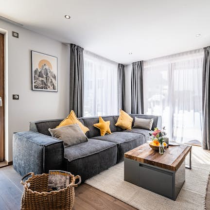 Alpine living room luxury family apartment Eyong Chamonix