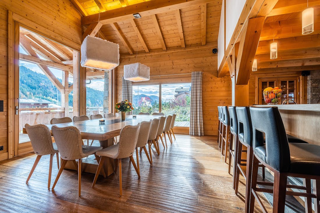 Alpine dining room luxury hotel services chalet Abachi Les Gets