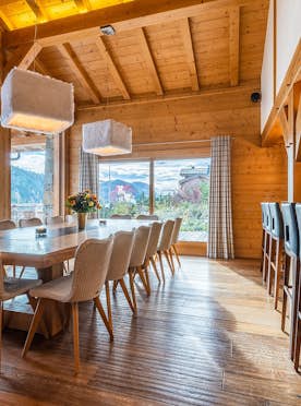 Les Gets accommodation - Chalet Abachi - Alpine dining room luxury hotel services chalet Abachi Les Gets