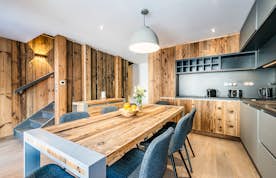 Chamonix accommodation - Chalet Herzog - Design fully equipped kitchen luxury family Chalet Herzog Chamonix