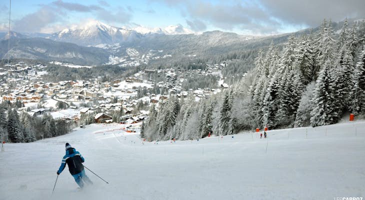 Skiers Les Carroz d'Araches, one resorts Grand Massif