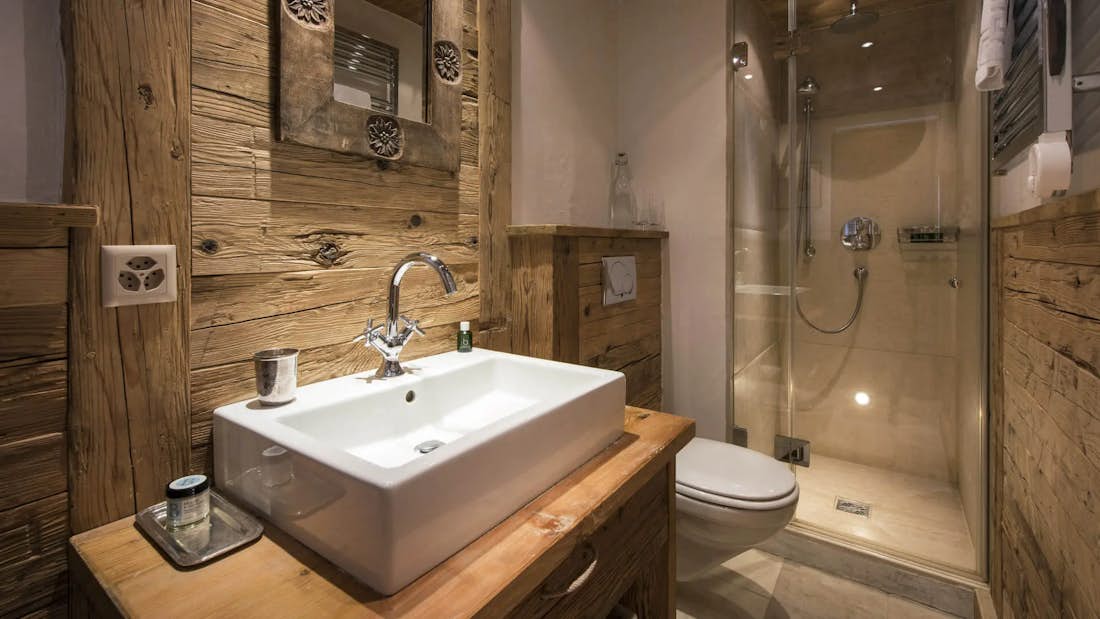 Verbier accommodation - Apartment Silver  - Bathroom in Chalet Silver Verbier