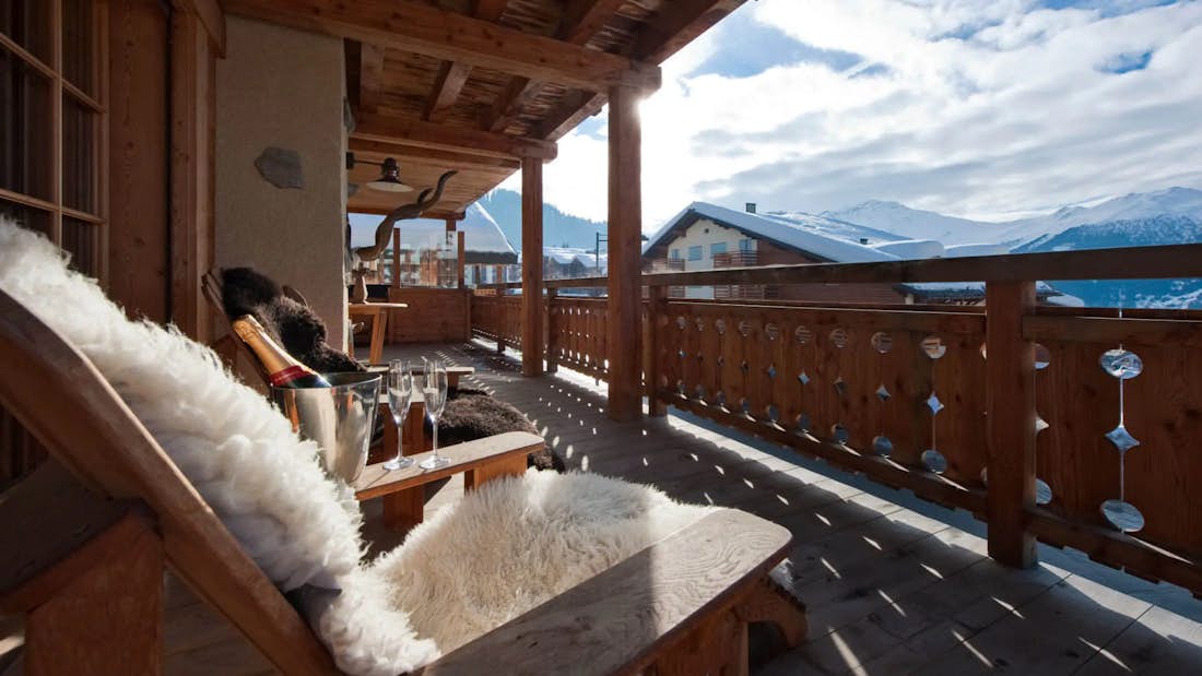 Verbier accommodation - Apartment Silver  - Balcony with mountain views in Chalet Silver in Verbier 