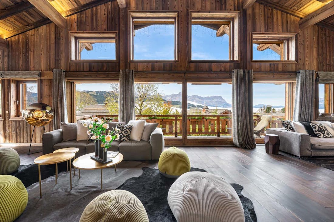 Megève location - Chalet Orcia - Salon confortable dans le appartement Cortirion vues sur la montagne à Megève