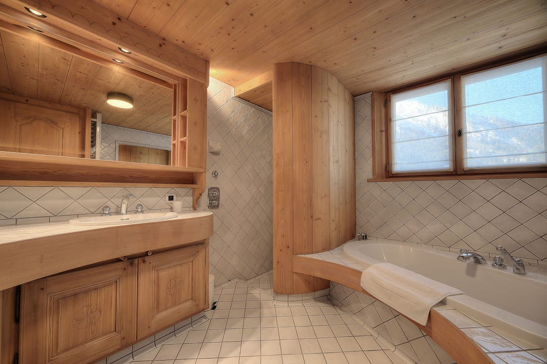 Accommodation - Les Houches - Chalet Amapa - Ensuite bedroom 2 - 3/3