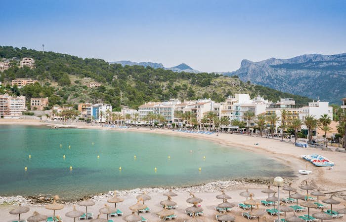 Playa Puerto Sóller en Mallorca | Emerald Stay