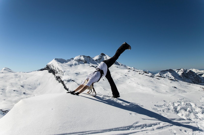 Yoga practice with Emily Ruth in Morzine | Emerald Stay Yoga practice with Emily Ruth in Morzine | Emerald Stay