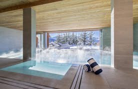 Verbier accommodation - Chalet Teredo - Delightful jacuzzi in the terrace with mountain views in Chalet Teredo in Verbier Verbier accommodation - Chalet Teredo - Terrace jacuzzi mountain views  chalet teredo verbier