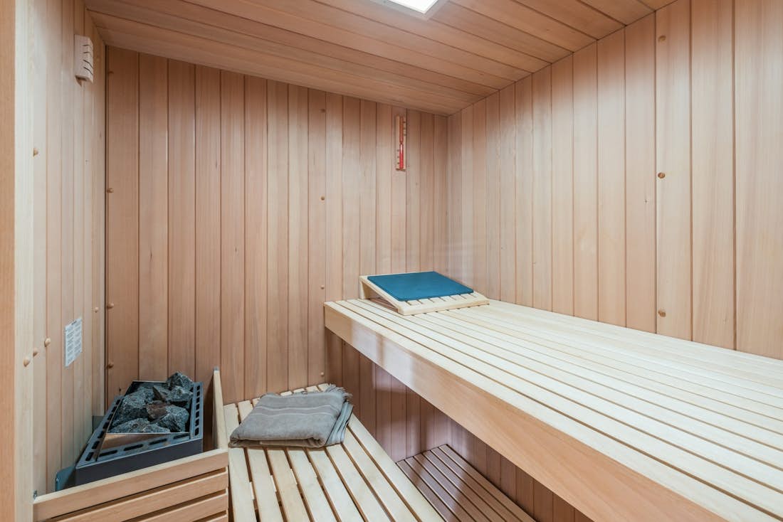 Private sauna hot stones eco-friendly chalet Omaroo II Morzine