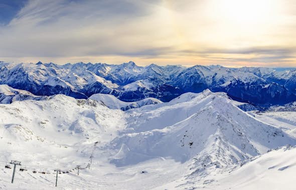 L'Alpe d'Huez : location de chalets haut de gamme Emerald Stay dans une destination réputée  pour le ski et le vélo 