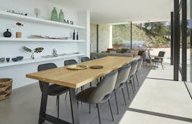 Costa Brava alojamiento - Casa Pere - Comtemporary designed kitchen Mountain views villa Casa Pere Costa Brava