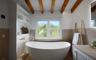 Mallorca accommodation - Ca Na Bennassar - Luxury double ensuite bedroom Mountain views villa Can Benassar Mallorca
