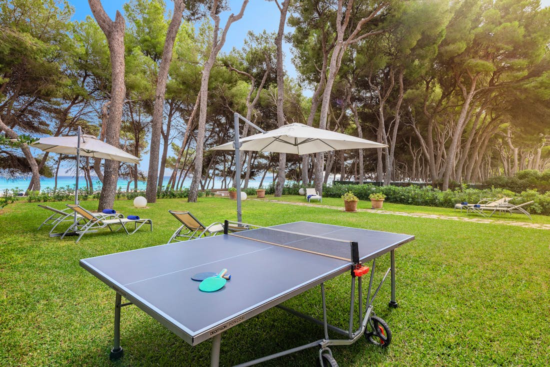 Majorque location - Villa Mediterrania I  - Une grande terrasse avec vue sur la mer dans le villa Mediterrania avec accès à la plage à Mallorca